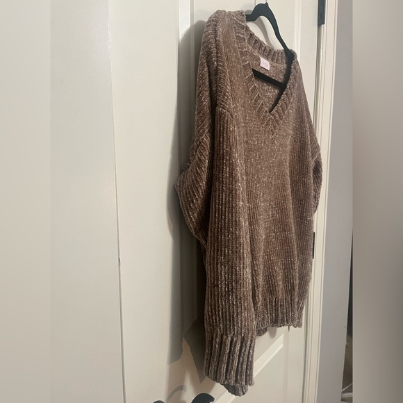 Pink Lily Boutique Oversized Chenille Golden Brown Sweater Size Small - Picture 4 of 9